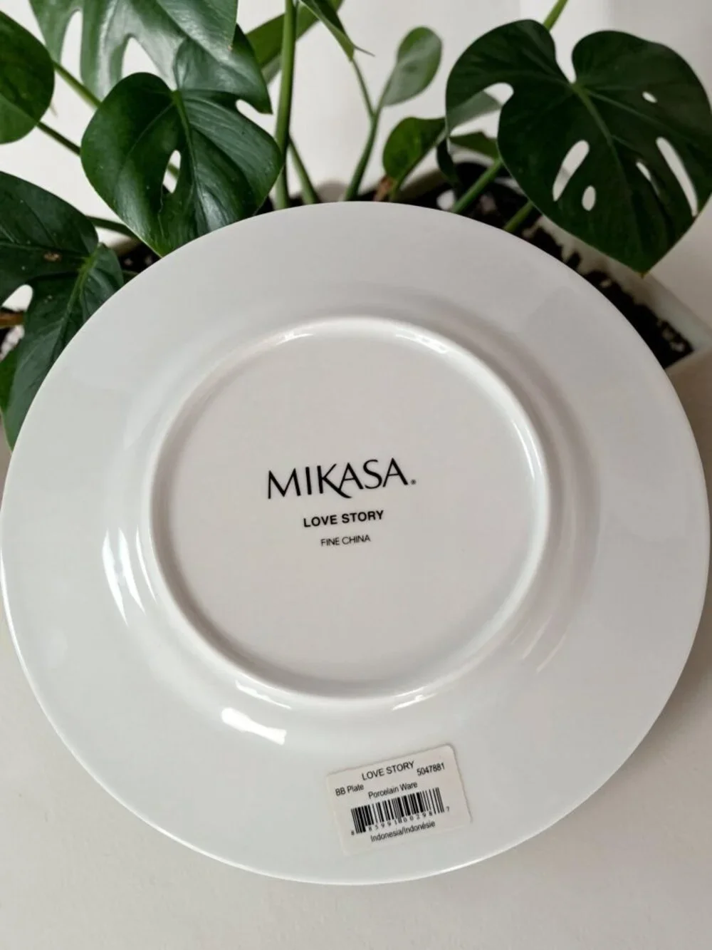 Mikasa Love Story Platinum Round 7' Bread & Butter Plate